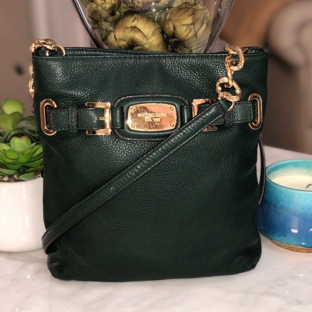 Michael Kors emerald pebbled leather crossbody. 😎